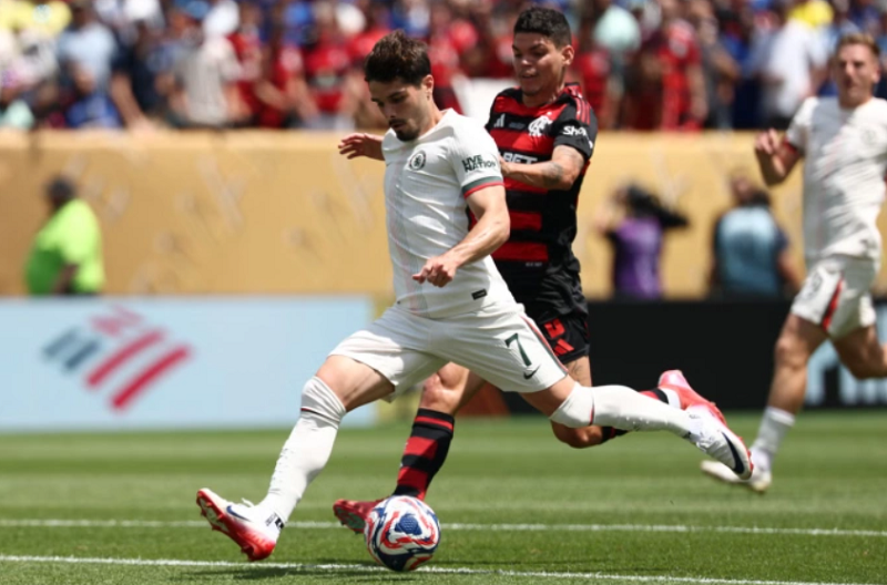 chelsea-bi-flamengo-treu-choc-sau-that-bai-maresca-khong-benh-vuc