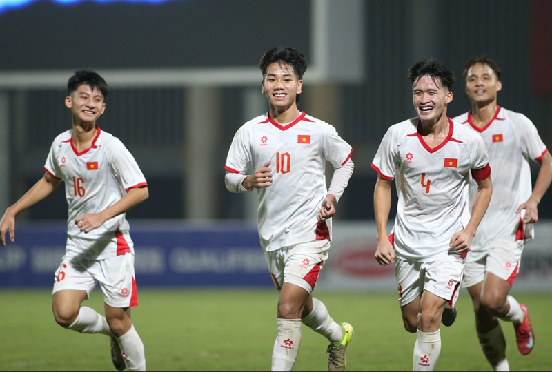 thang-tung-bung-u17-viet-nam-tu-tin-gop-mat-tai-san-choi-chau-luc